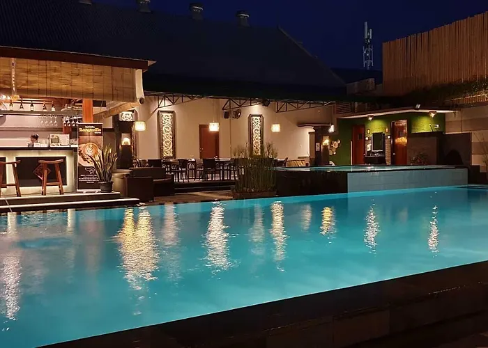 The Banyumas Hotel 4*
